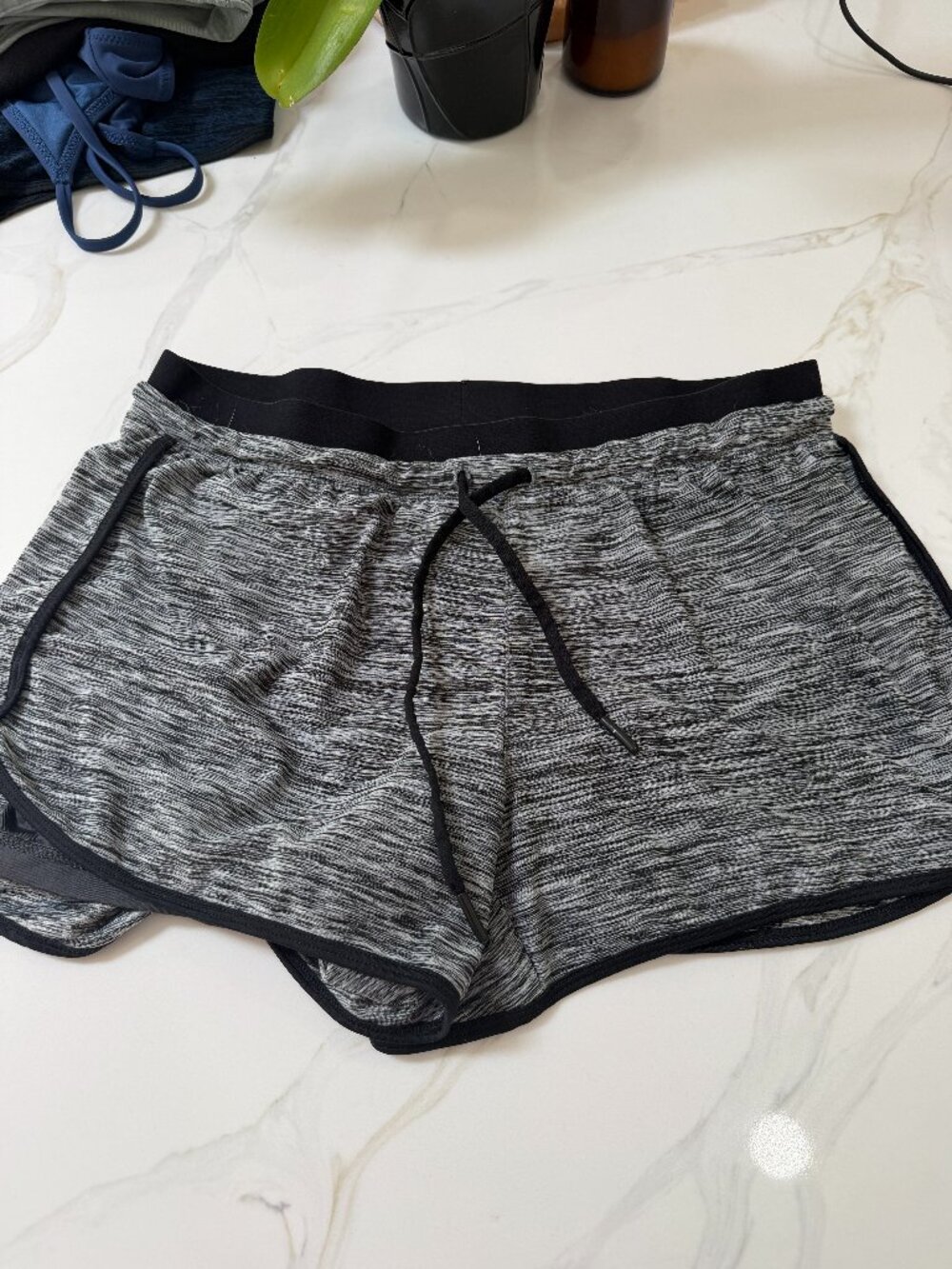 Roboom Women's M Shorts